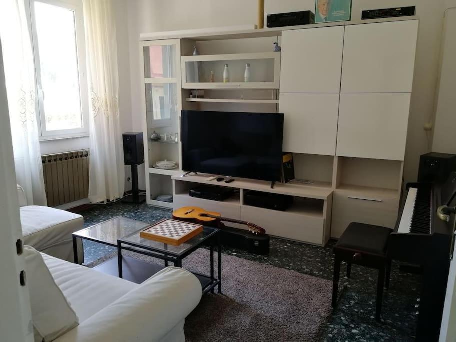 Music & Beach Appartement Savona Buitenkant foto