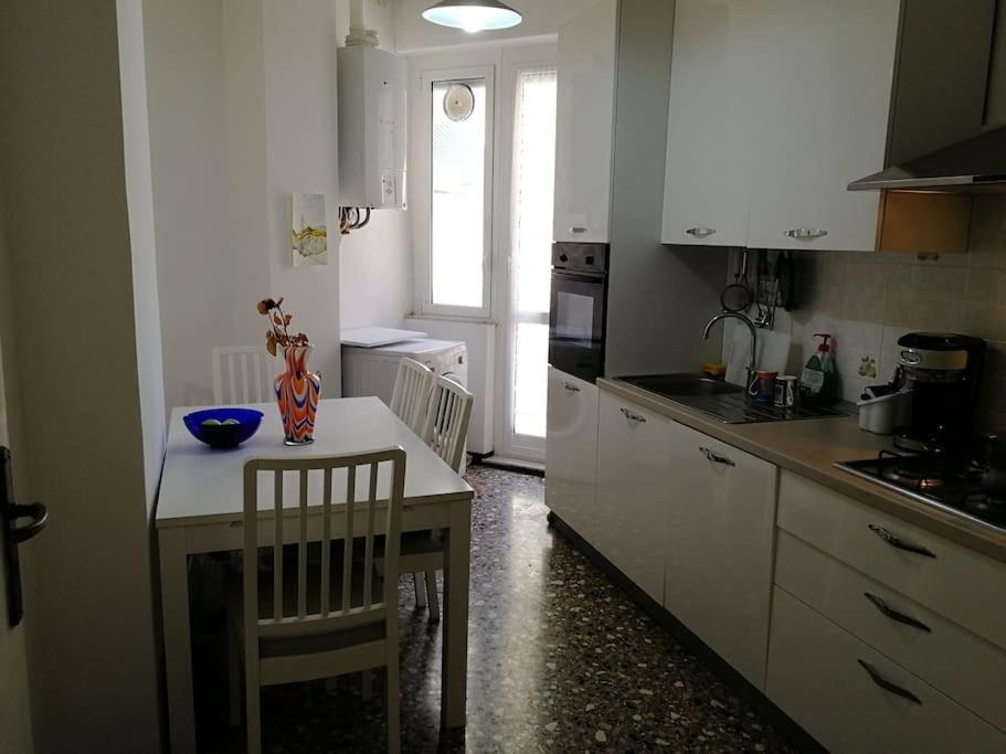 Music & Beach Appartement Savona Buitenkant foto