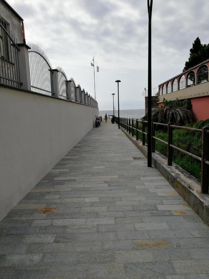Music & Beach Appartement Savona Buitenkant foto