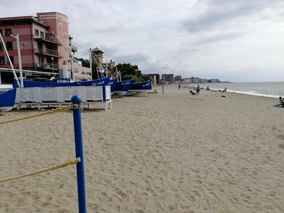 Music & Beach Appartement Savona Buitenkant foto